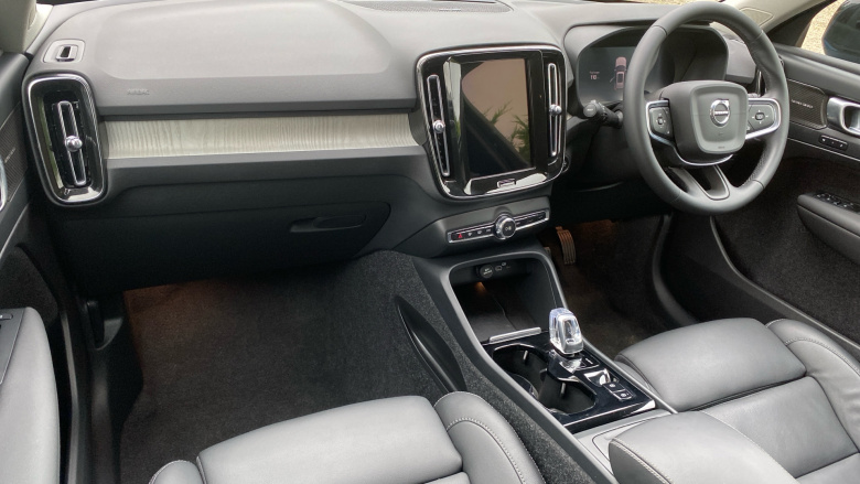 Volvo XC40 2.0 B4P Ultra Dark 5dr Auto Petrol Estate